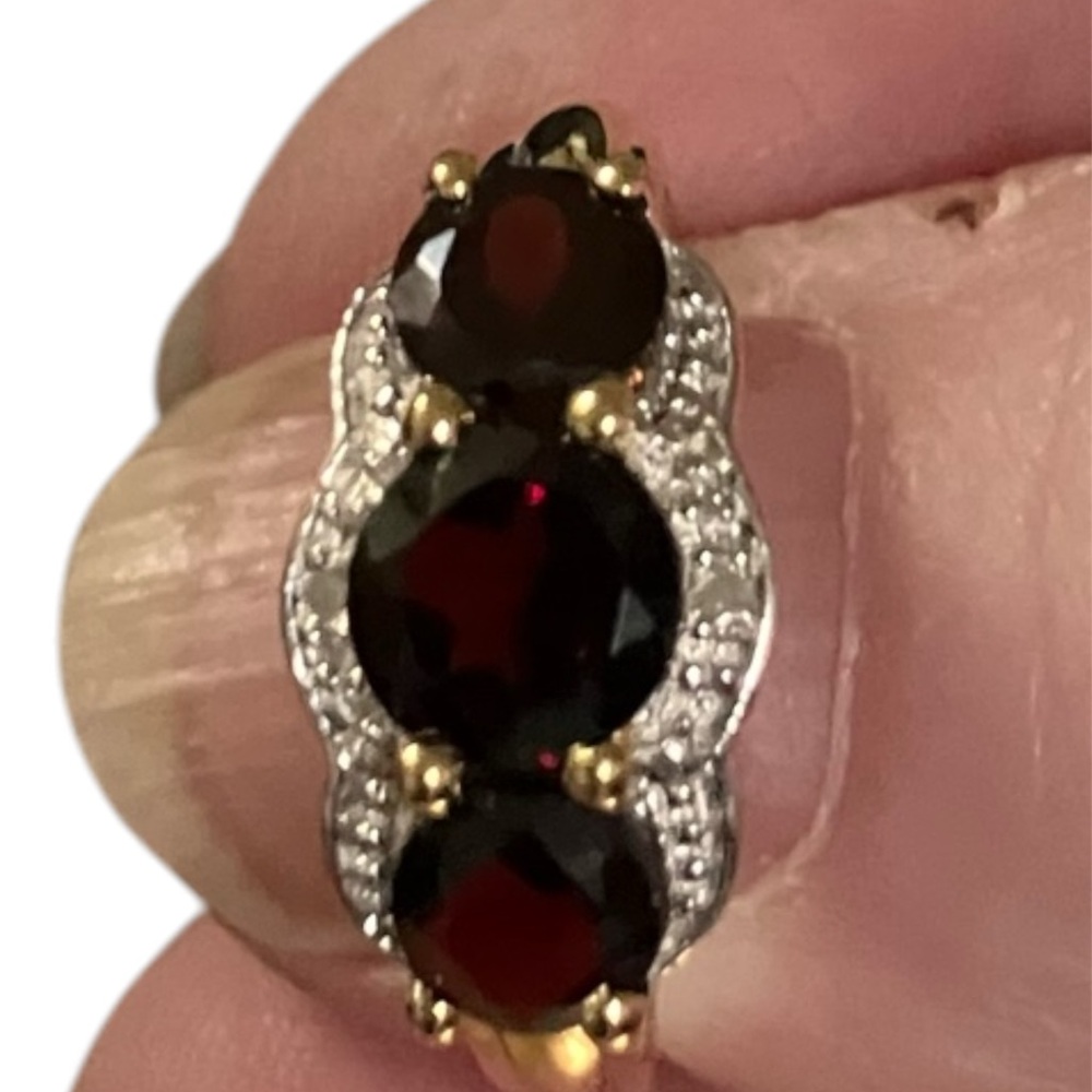 Garnet with dimonel accent with Intricate Design
